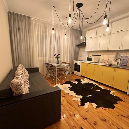 Квартира В Центрі В Новобудові Набережний Квартал Rivne Eksteriør billede